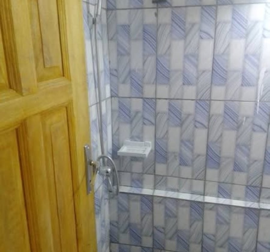 Chambres modernes à louer à Ekie