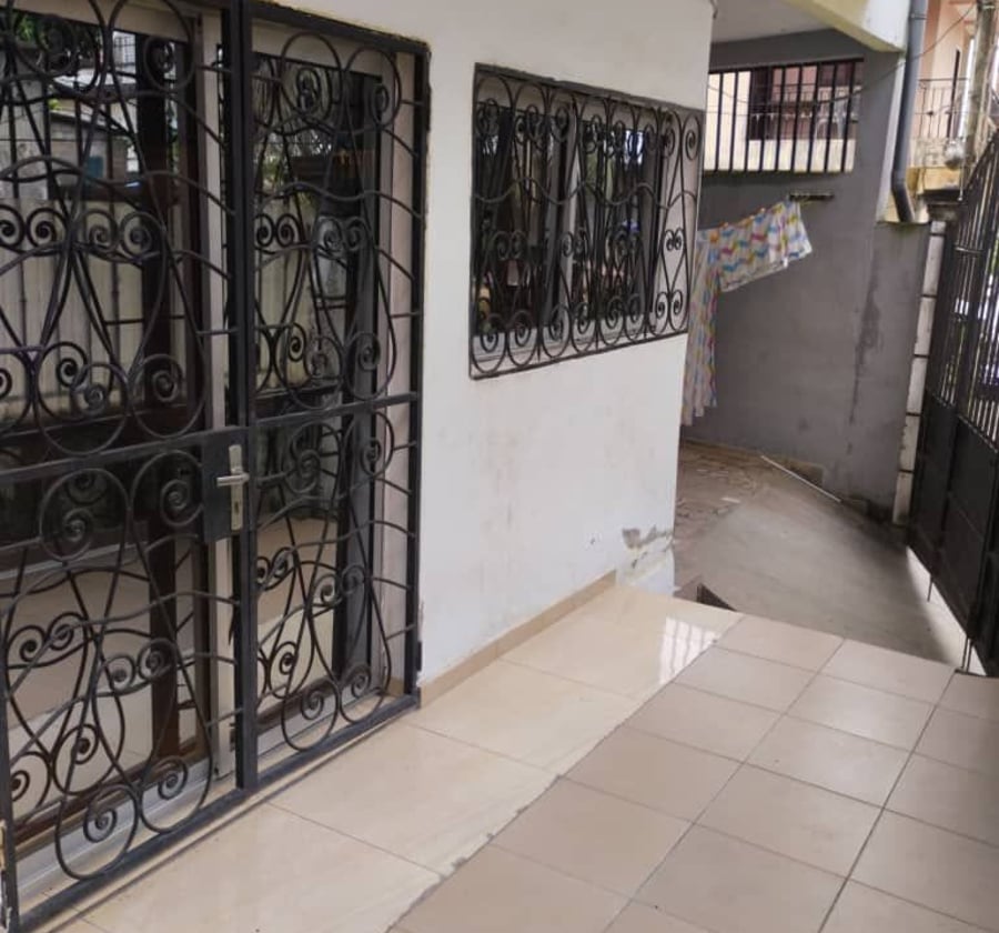 Akwa Nord - Appartement 2 chambres - 130 000 FCFA/mois