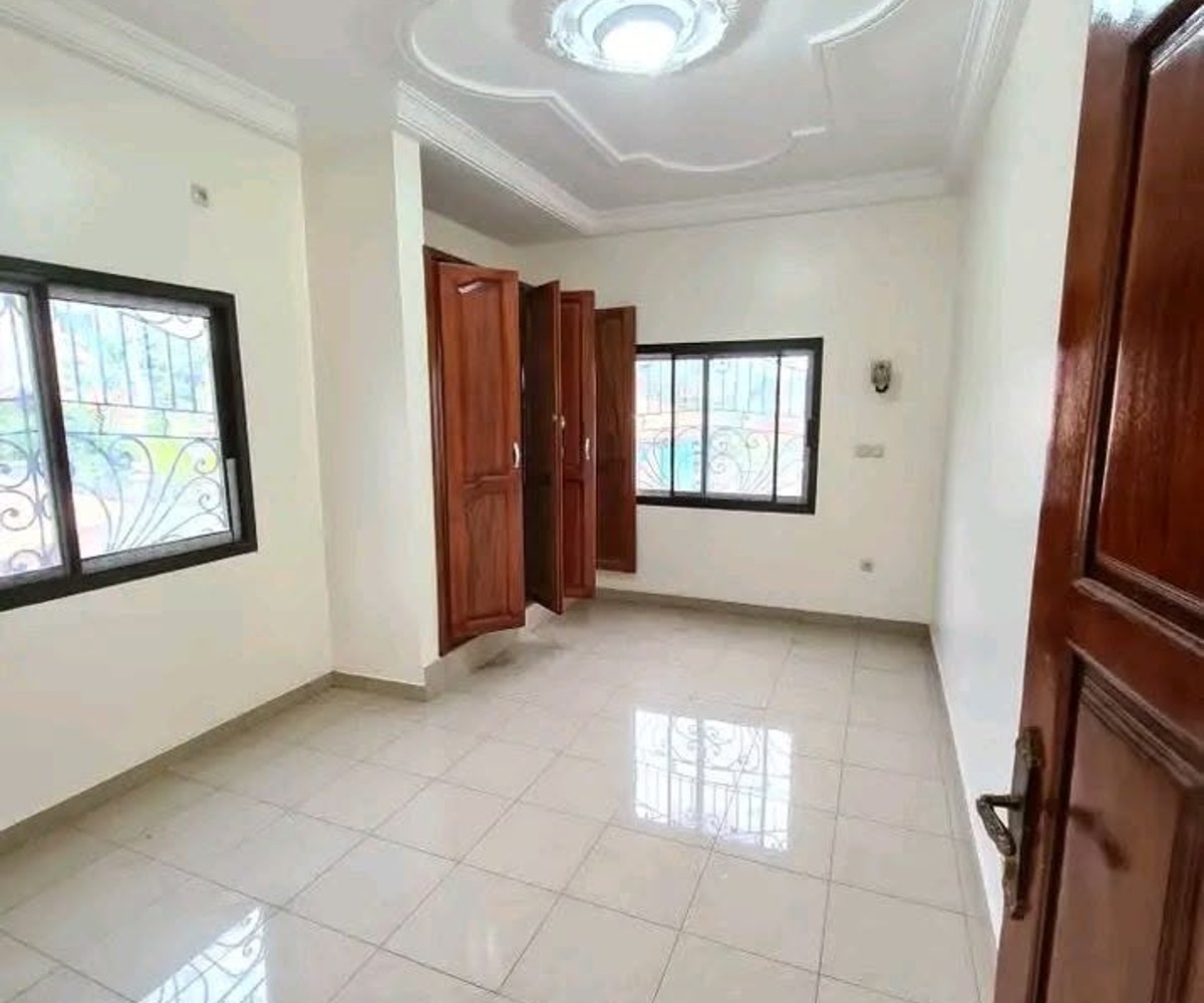 Appartement moderne à louer à PK12, Douala