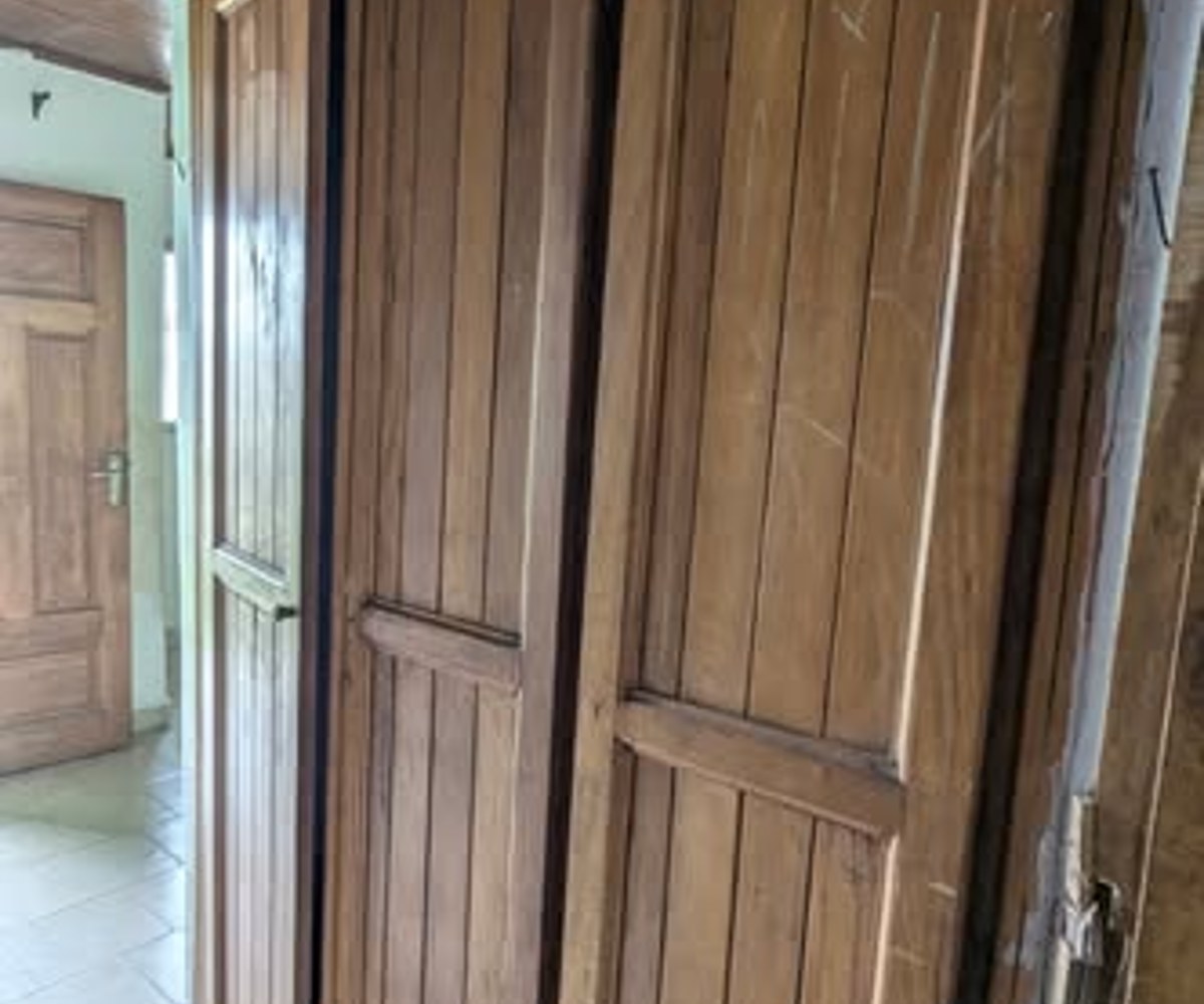 Vaste chambre moderne – Makepe Missoké