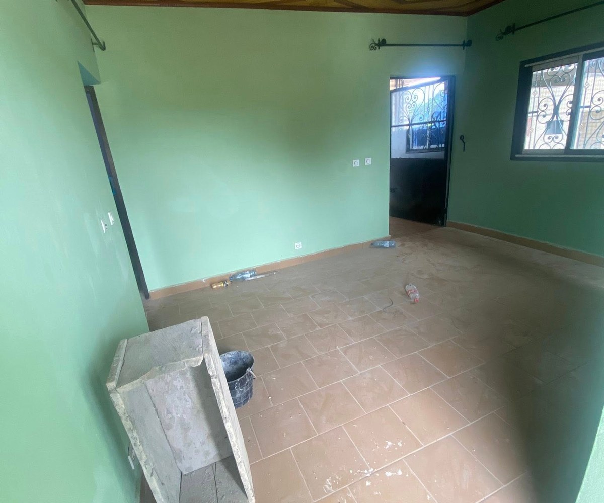 Appartement moderne à louer PK 14