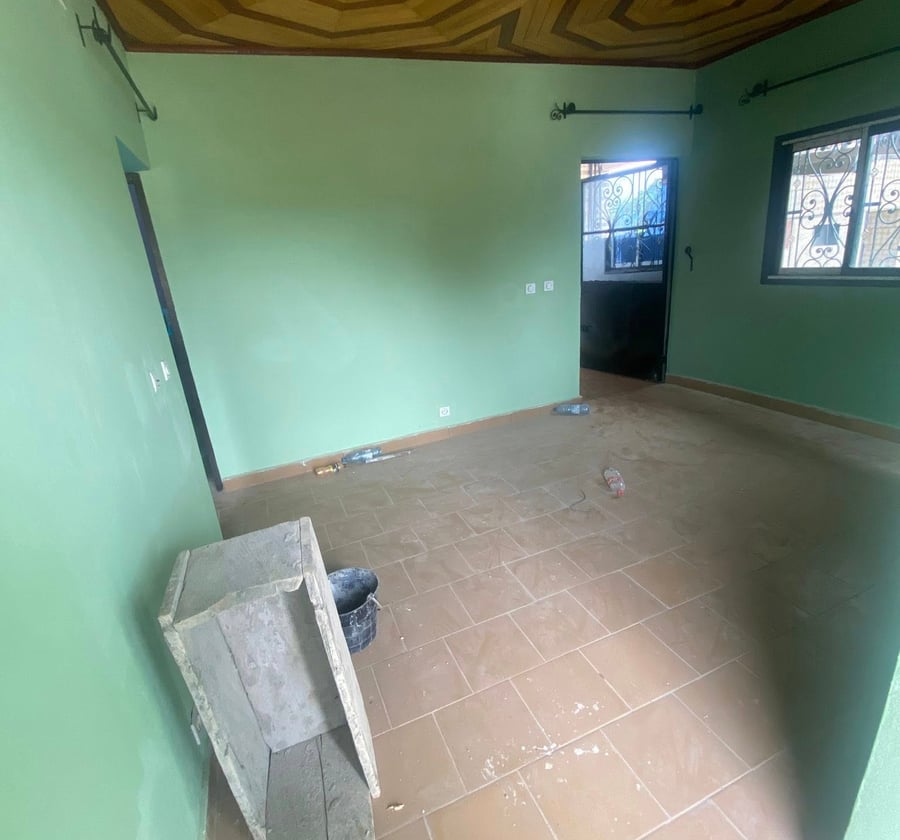 Appartement moderne à louer PK 14