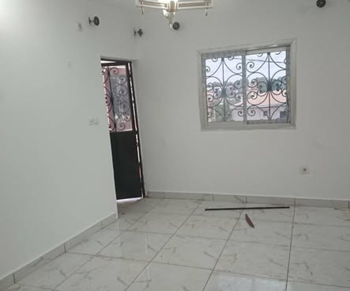 Studio moderne à louer à Nkoabang
