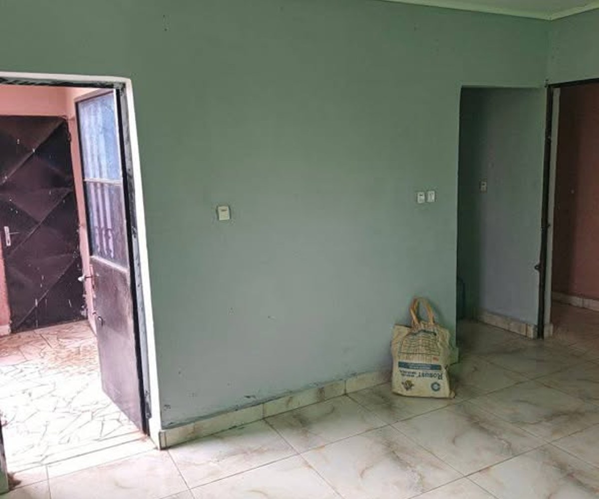 Studio à louer à Logbaba