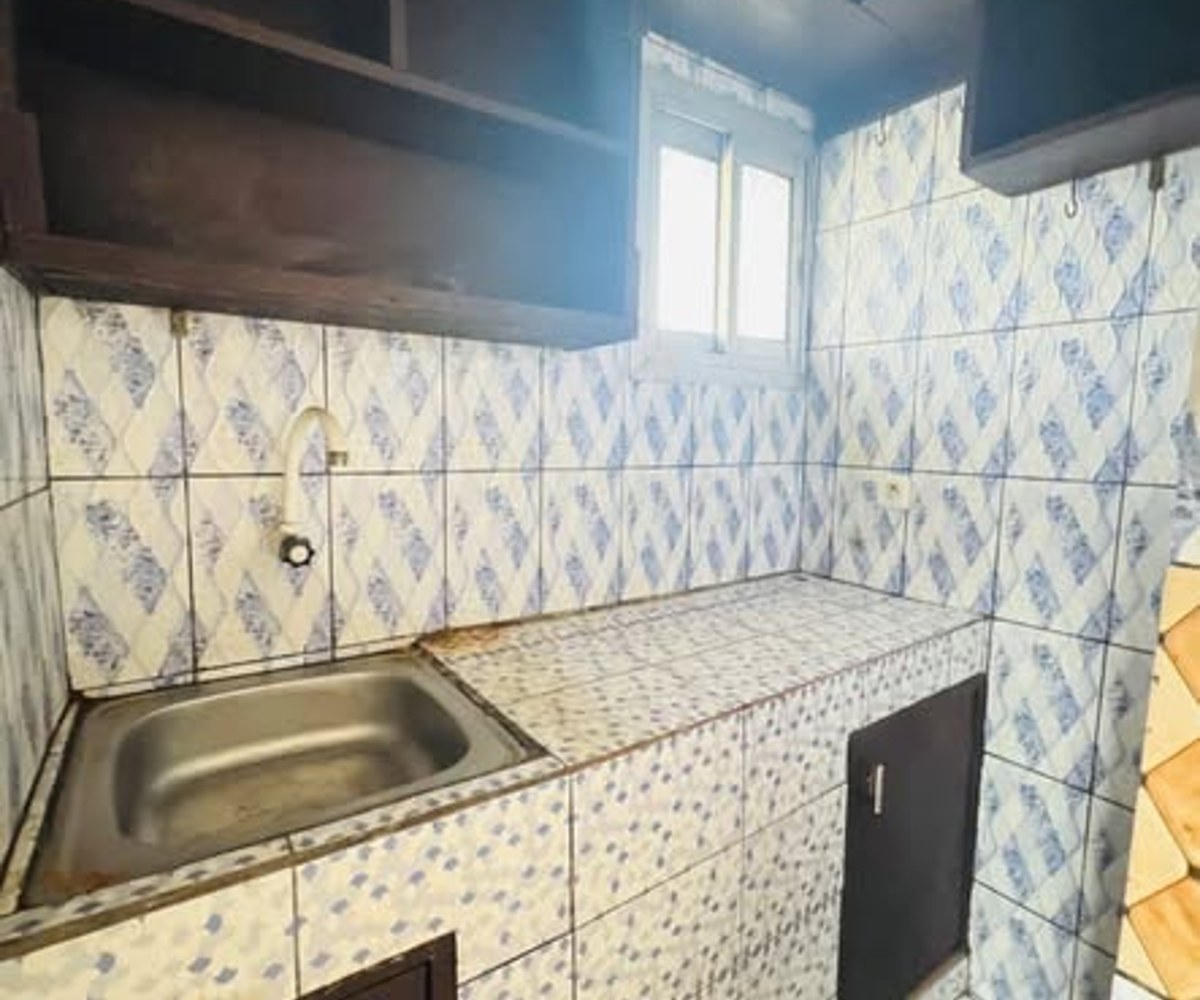 Chambre moderne 3 pièces – Sicacao, Douala