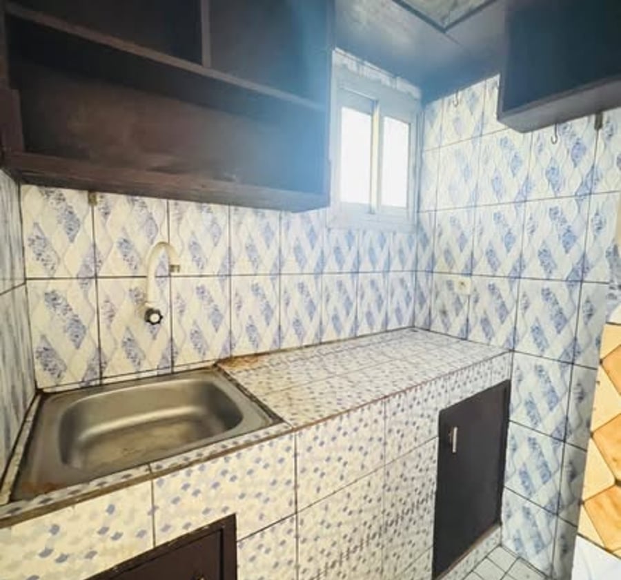 Chambre moderne 3 pièces – Sicacao, Douala