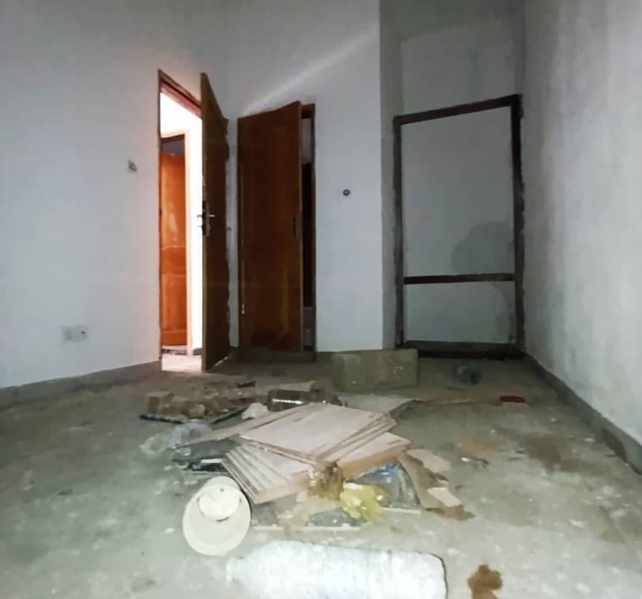 Grand studio moderne à Village, Douala
