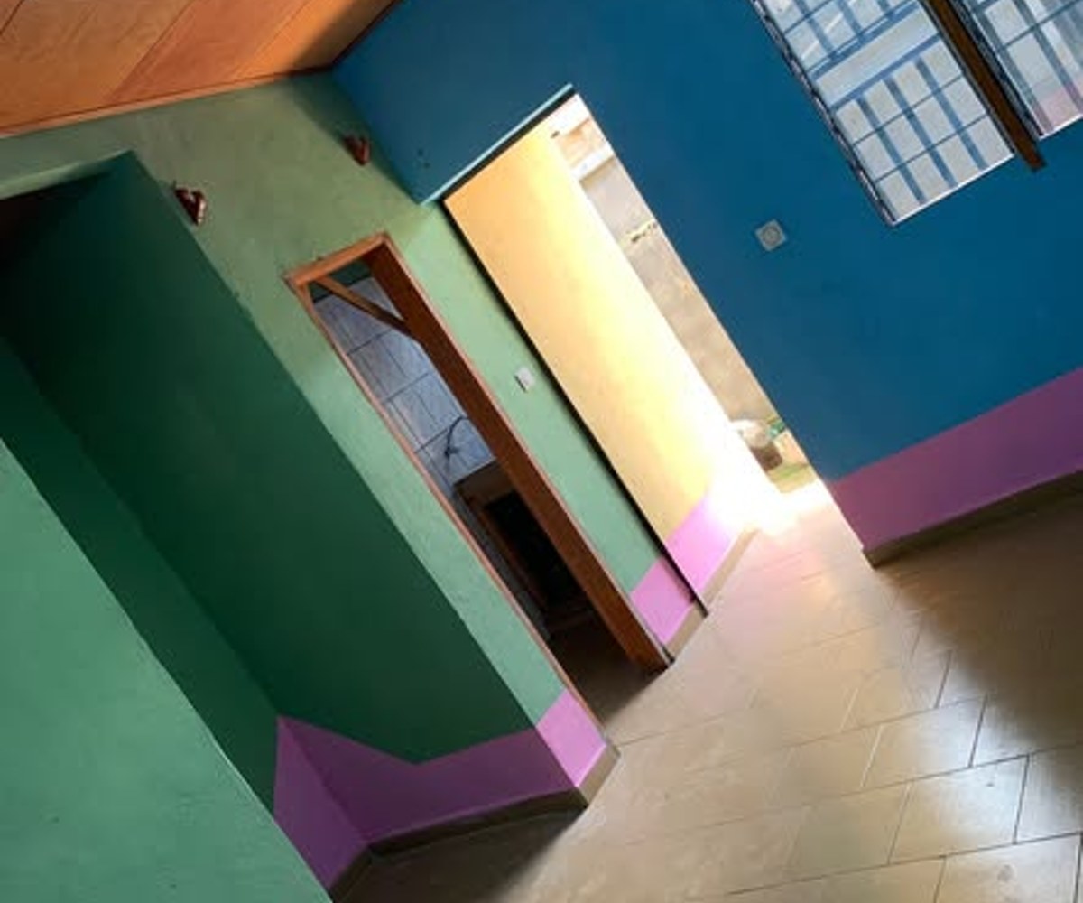 Chambre moderne à Nkoabang