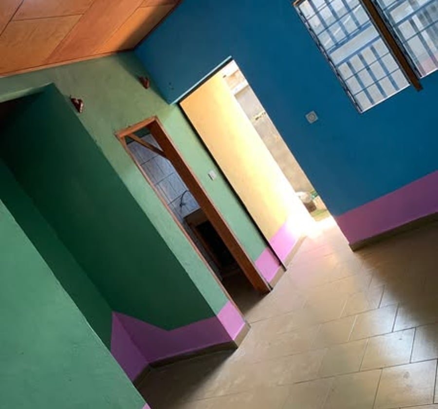 Chambre moderne à Nkoabang