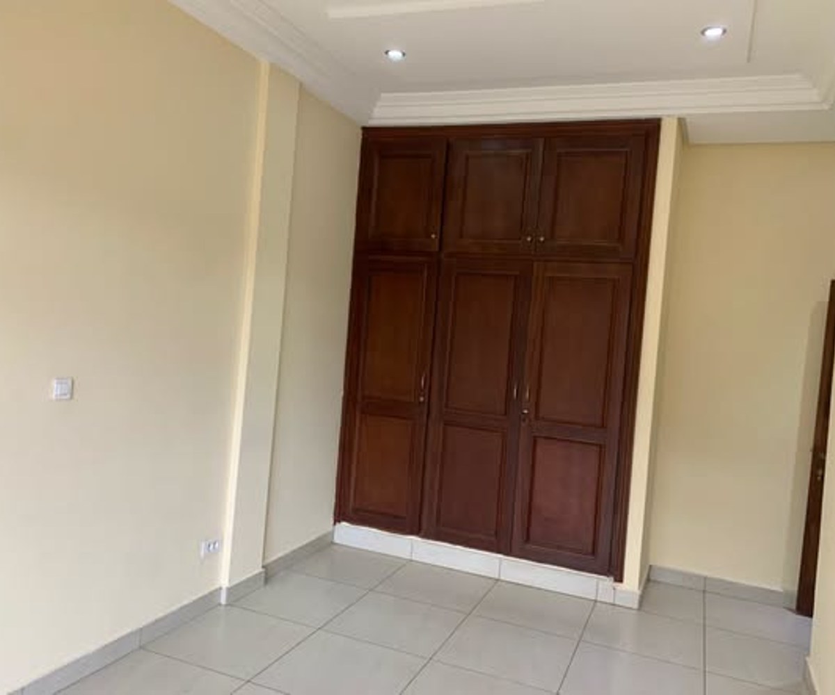 Appartement 3 chambres à louer - Bastos, Yaoundé