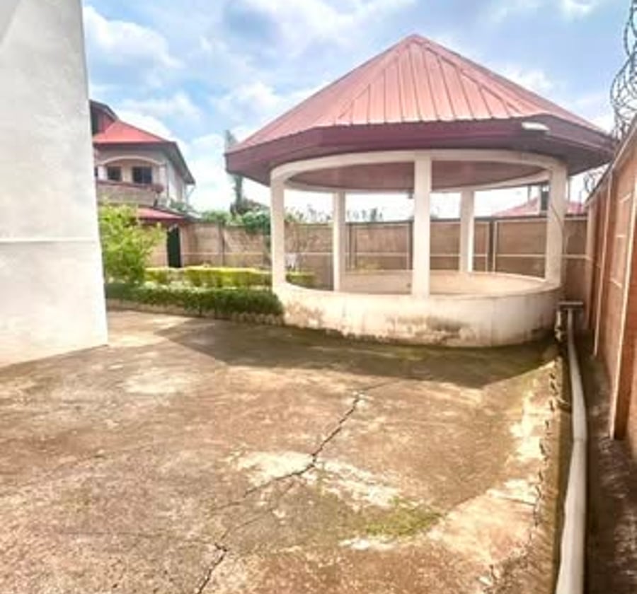 Duplex à louer à Mvan