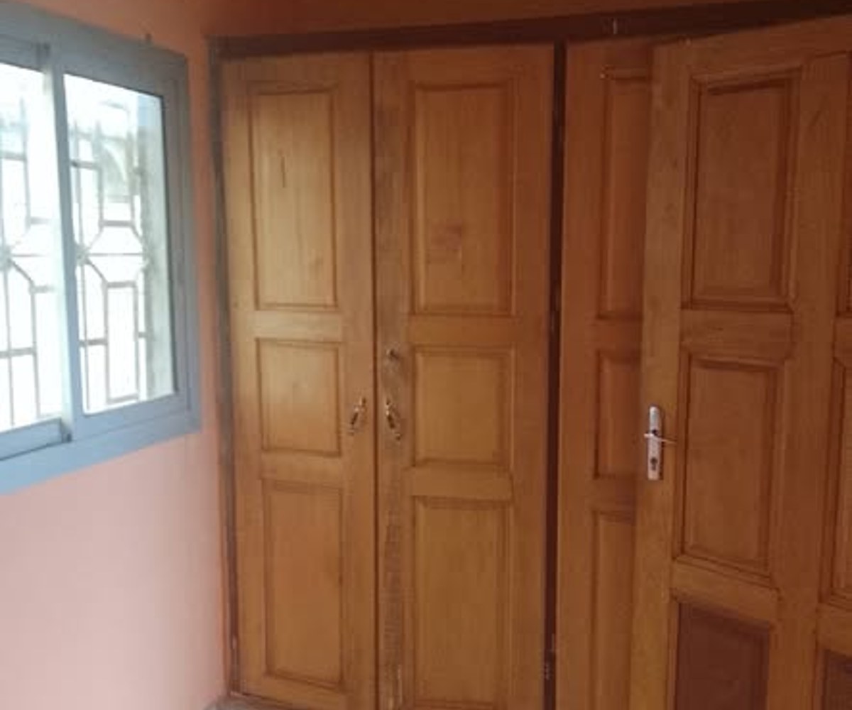Joli studio propre à Logbaba, Douala