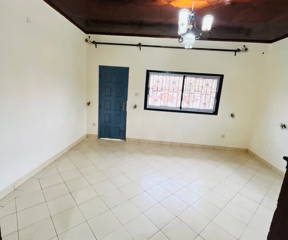 Appartement moderne à louer - Biyem-Assi