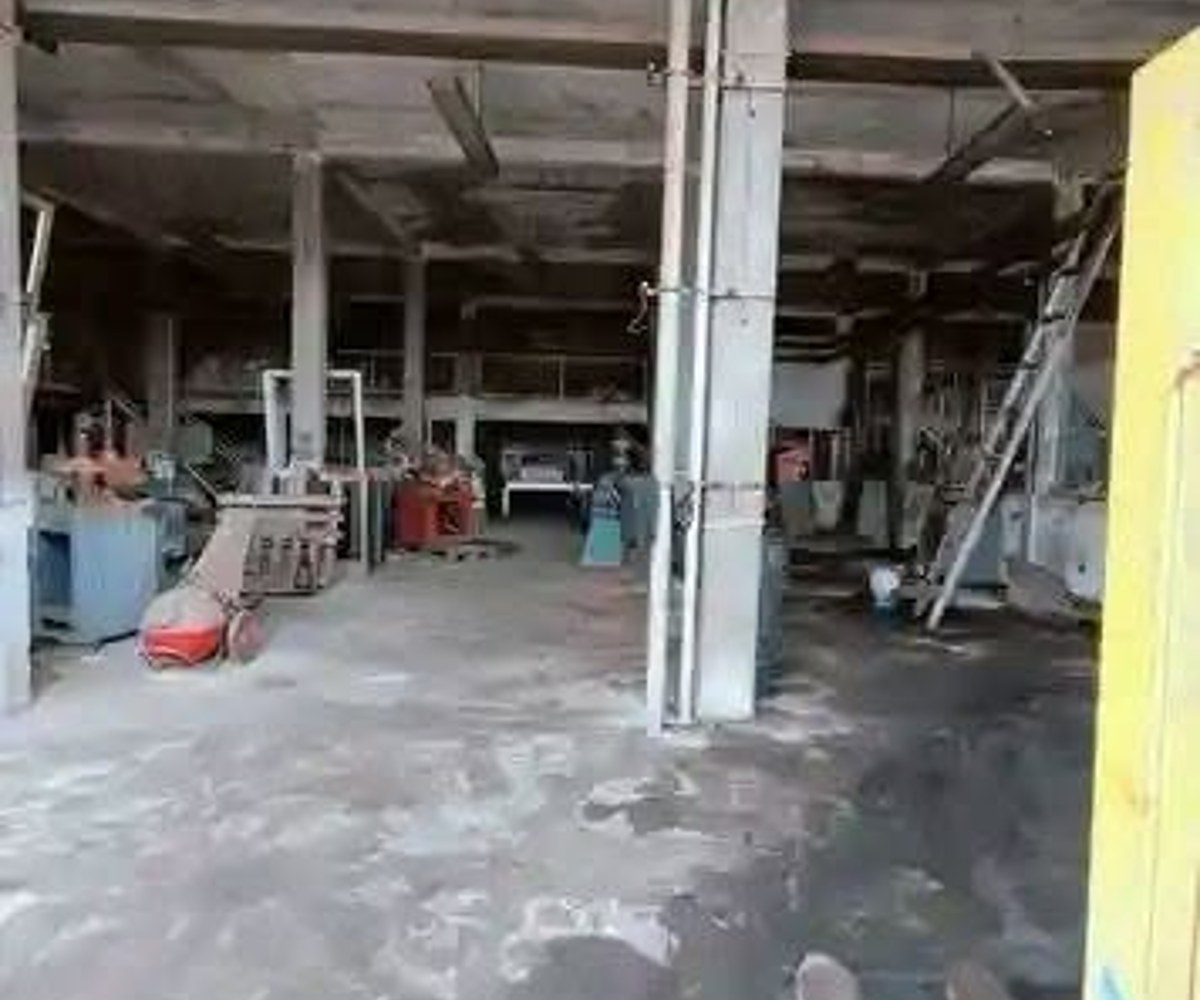 Entrepôt à louer à Yaoundé Mvog-Ada