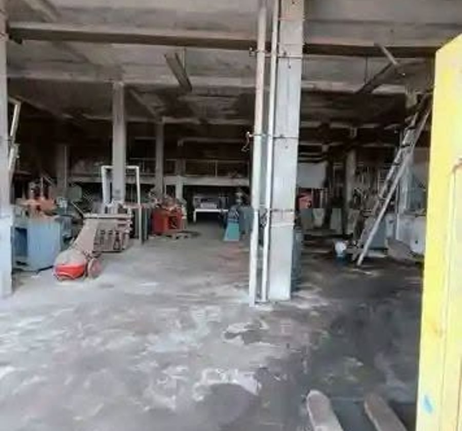 Entrepôt à louer à Yaoundé Mvog-Ada