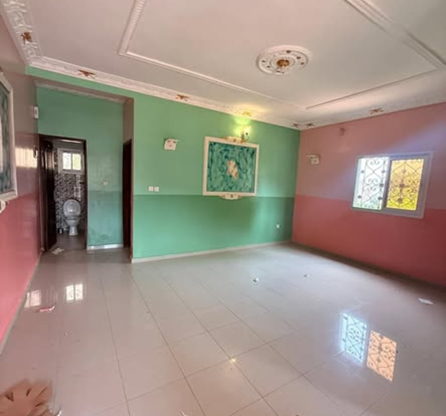 Studio moderne à louer à Nkolfoulou