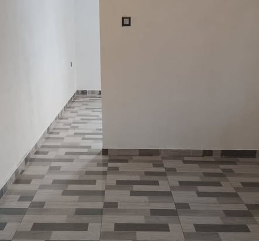 Studio moderne à louer à PK 17