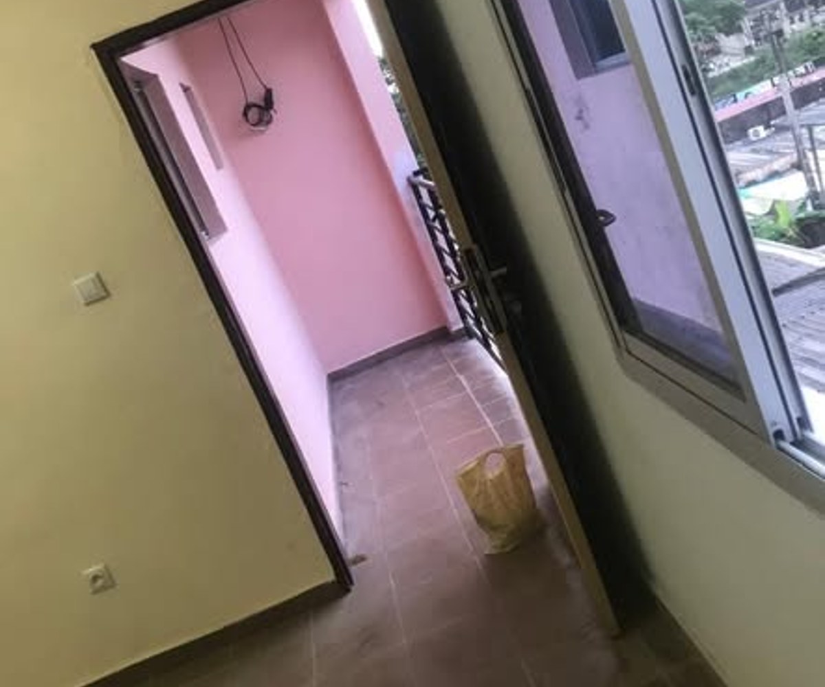 Studio moderne à Bonamoussadi