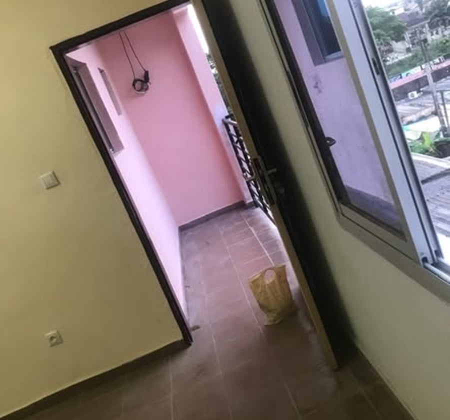 Studio moderne à Bonamoussadi