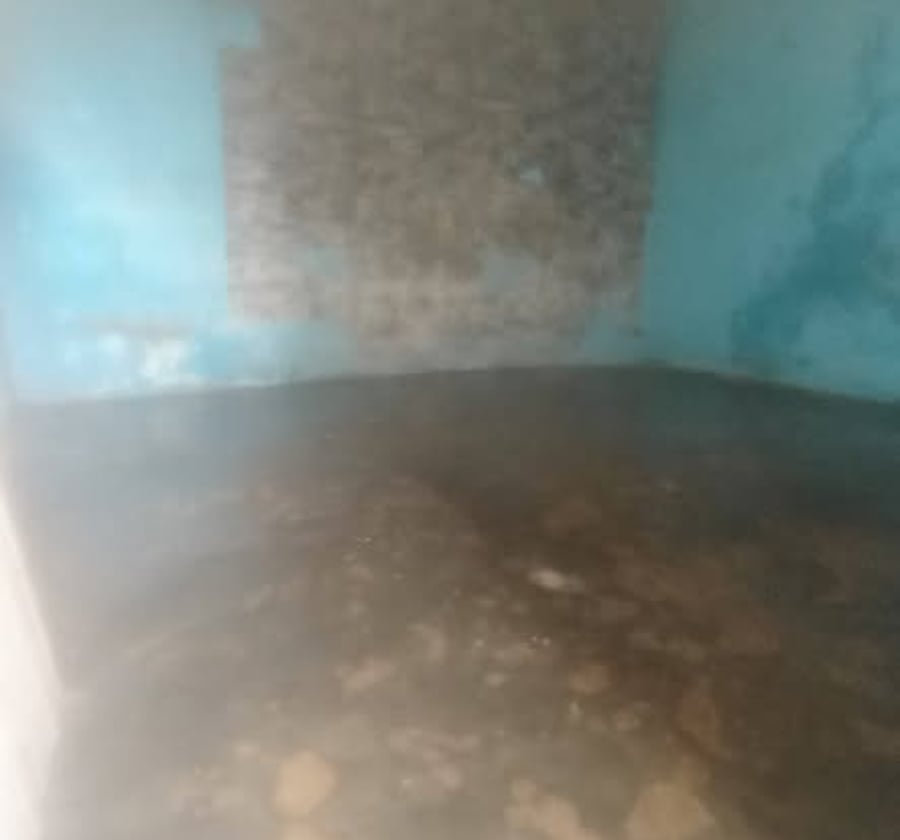 Chambre simple à louer à Beedi
