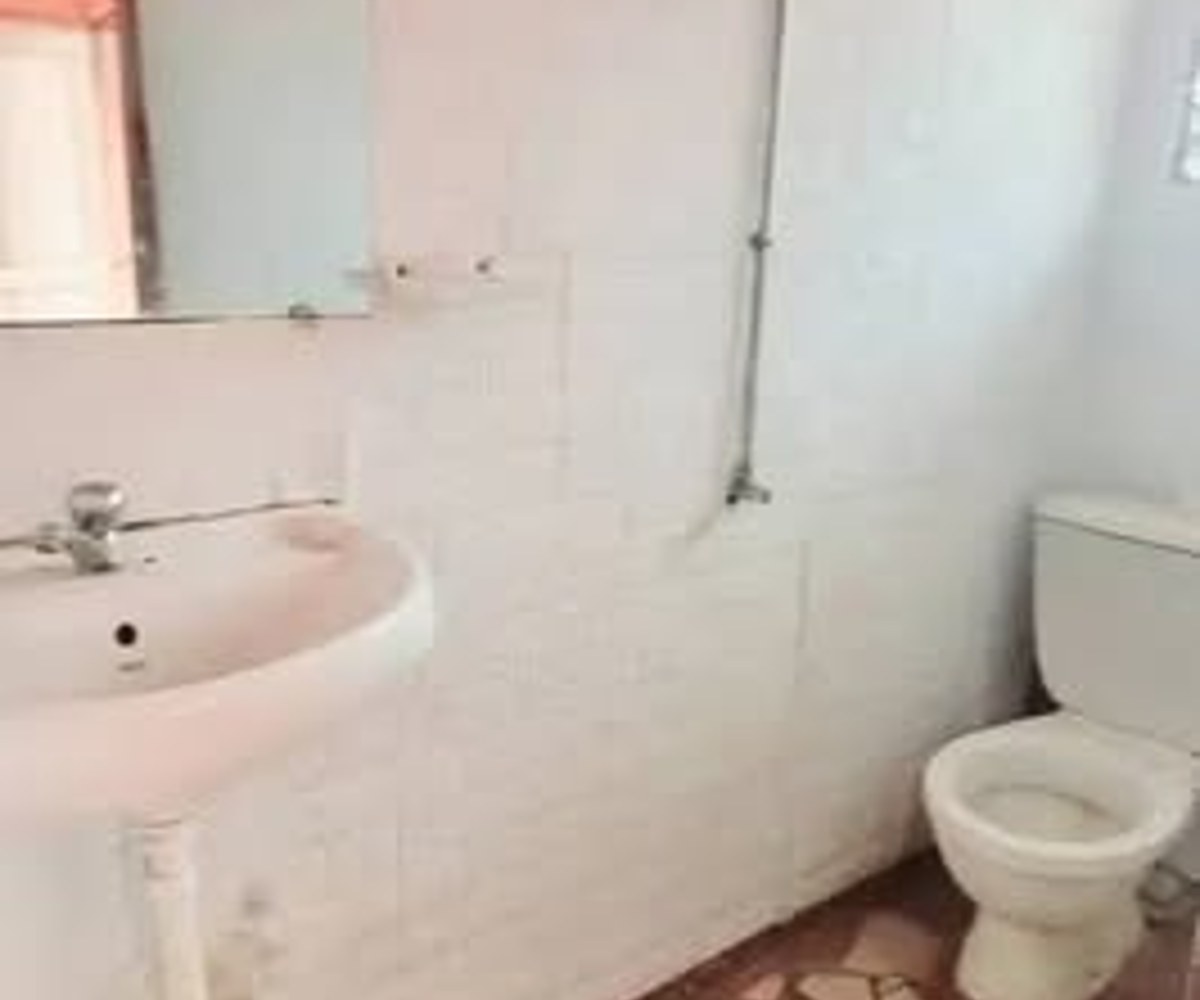 Grande chambre moderne à Mvog-Betsi