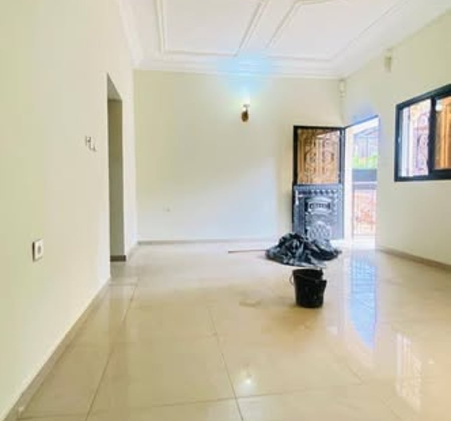 Studio moderne à louer - Biyem-Assi