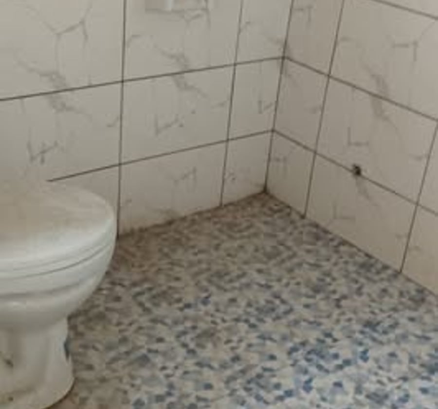 Grande chambre à louer - Bonamoussadi