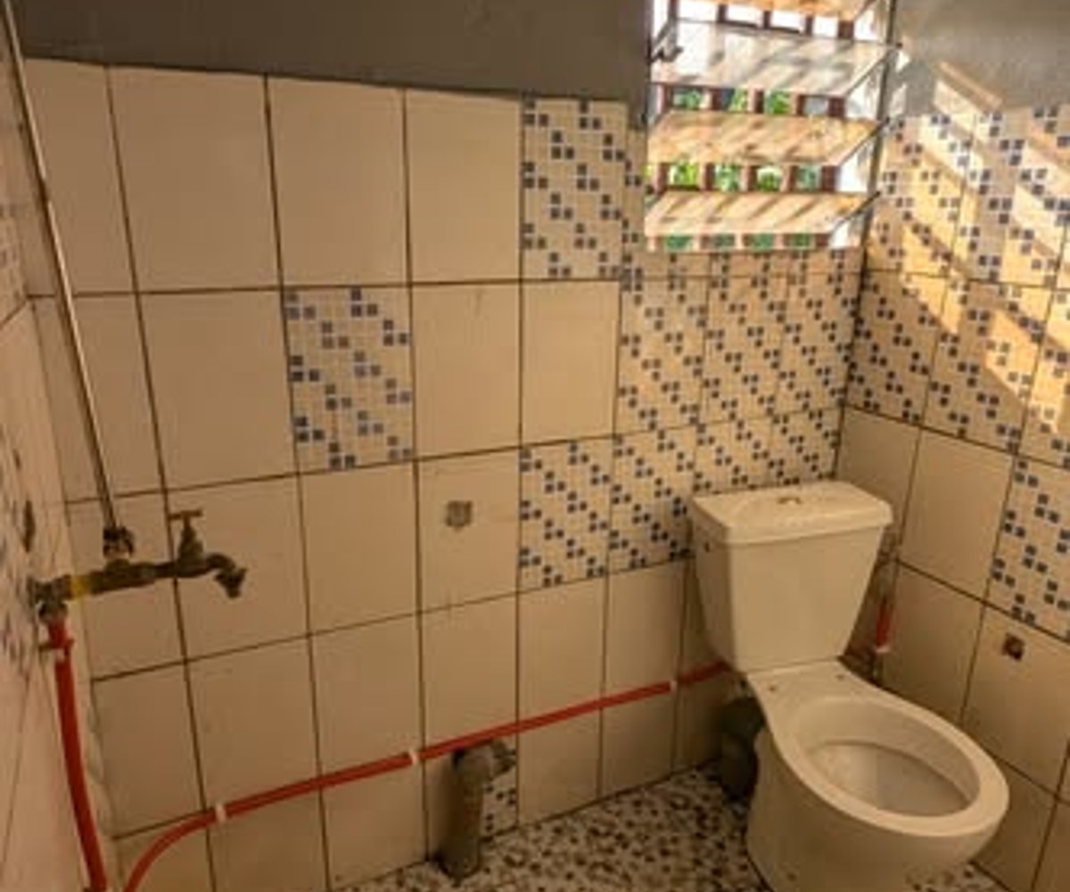 Vaste chambre moderne à Ndogbong
