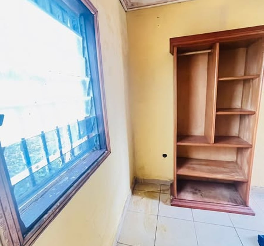 Chambre moderne à louer à Odza - Auberge Bleu