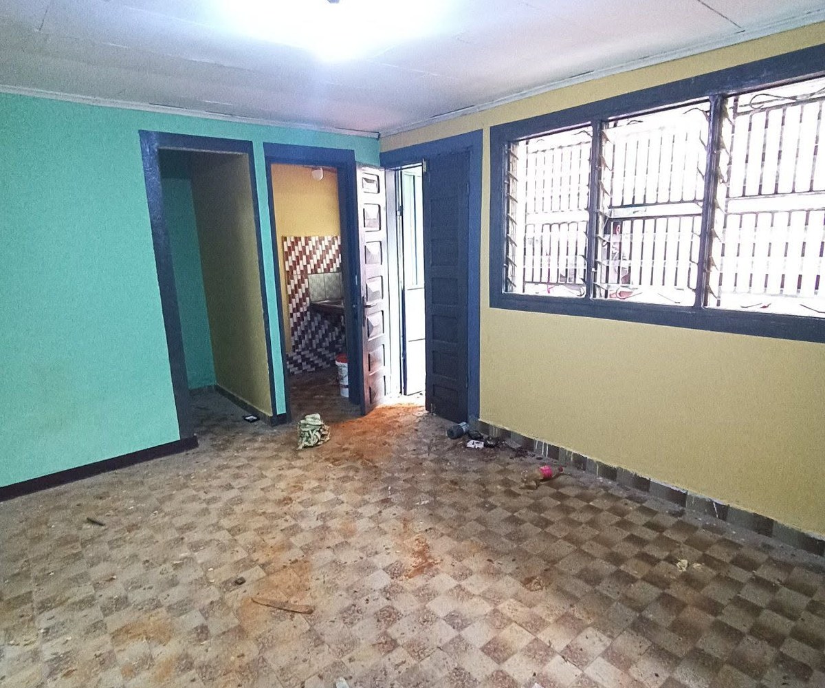 Appartement à louer à Efoulan - 60 000 FCFA/mois