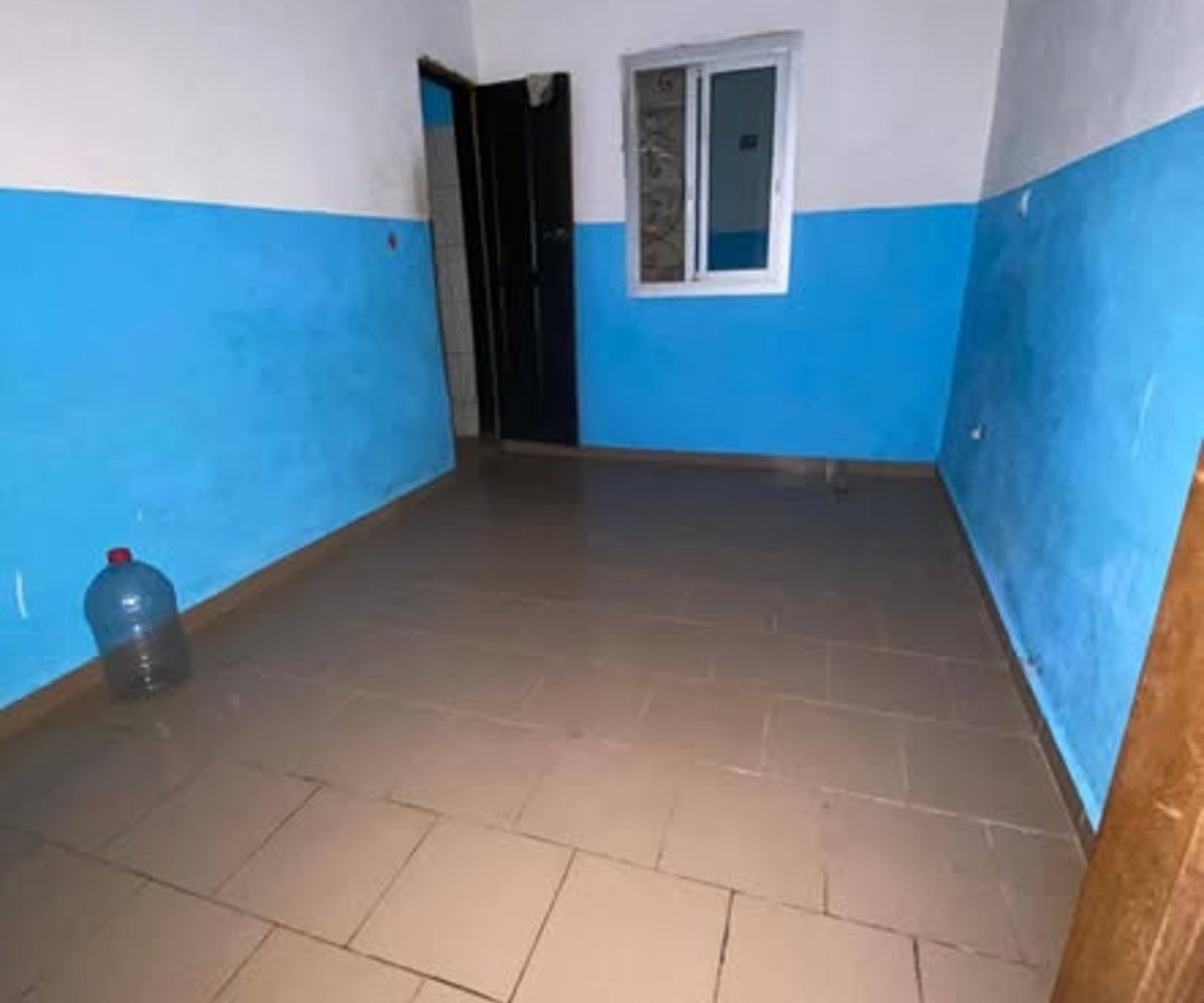 Studio moderne à louer à Etoug-Ebe