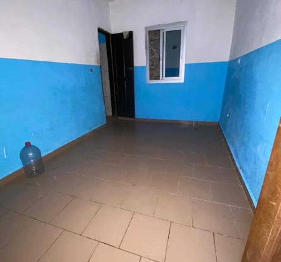 Studio moderne à louer à Etoug-Ebe