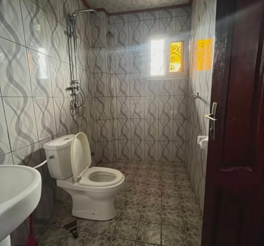 Appartement 3 chambres à louer à Logbessou
