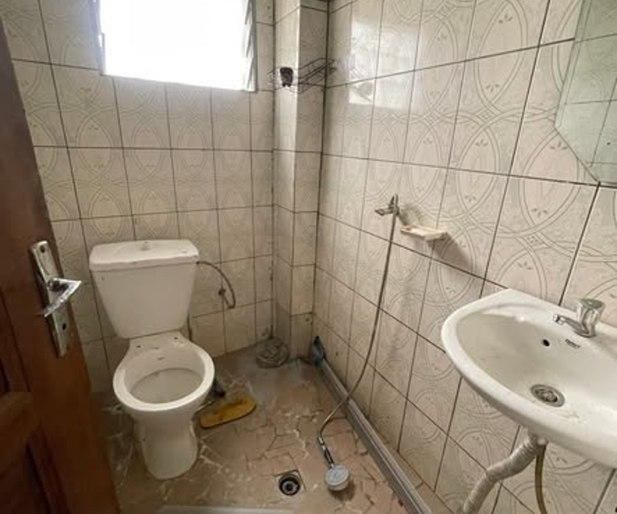 Studio moderne à PK12 à l'étage