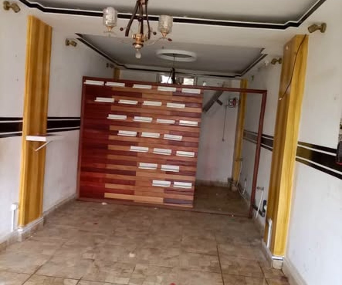Boutique à louer à Ekoumdoum, Yaoundé