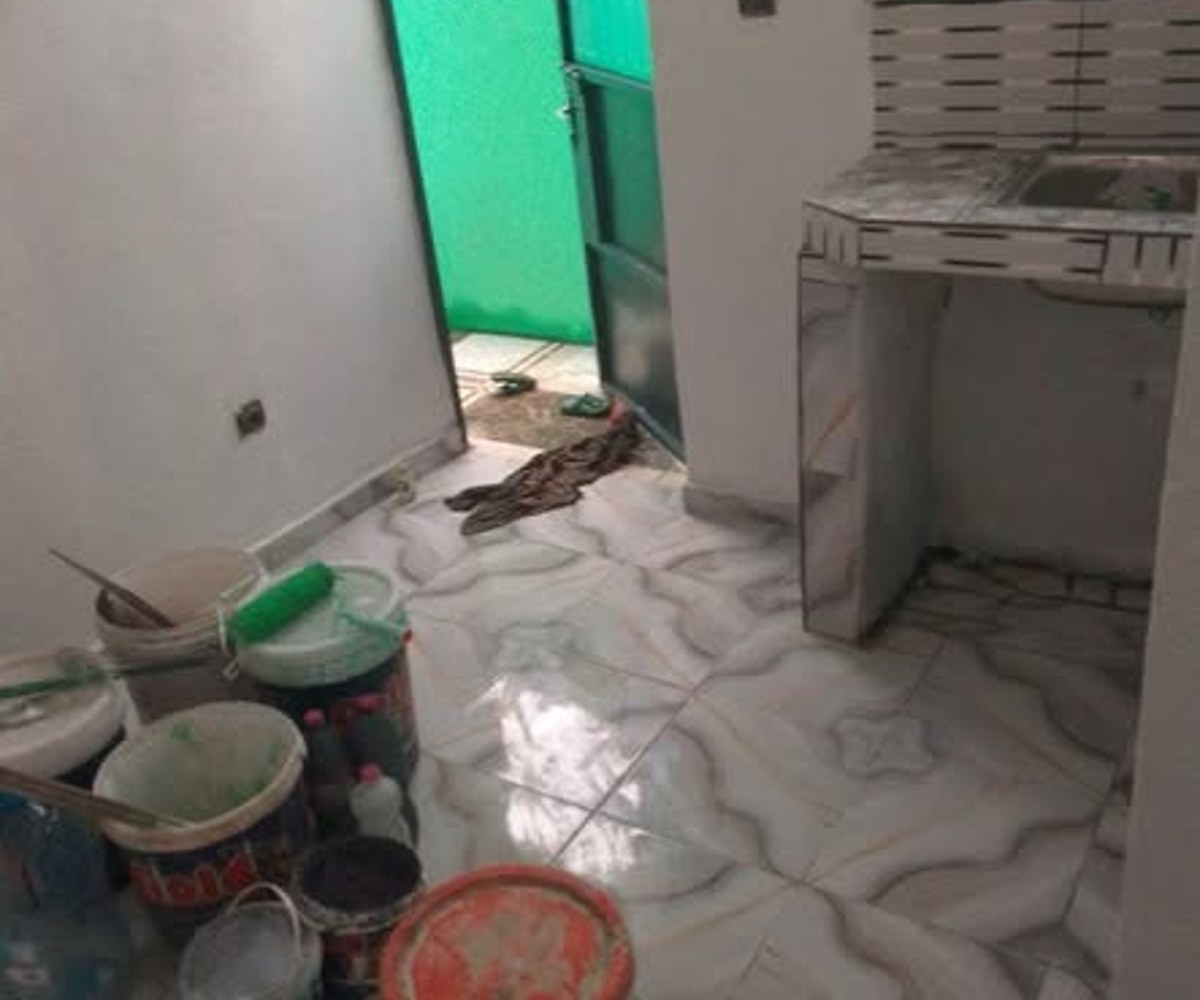 Chambre moderne avec coin cuisine à Makepe