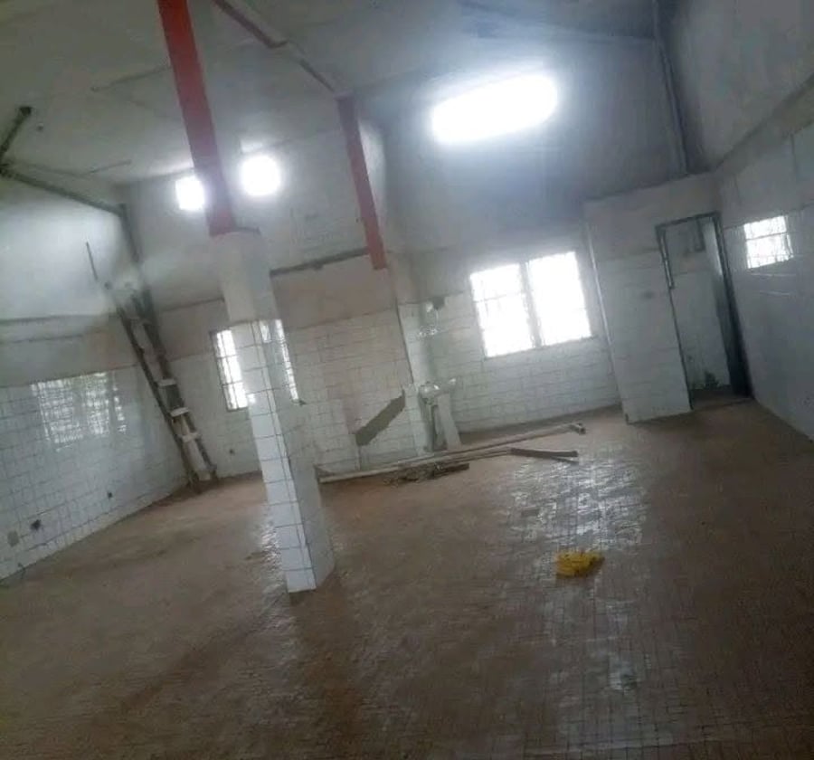 Emplacement commercial à louer à Elig-Edzoa