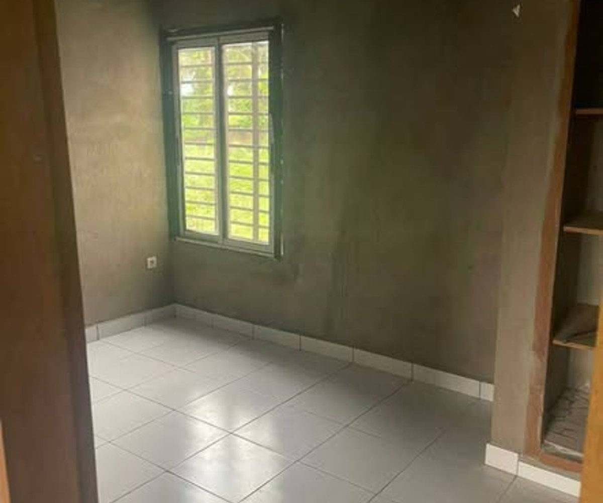 Studio moderne à louer – Odza, Petit Marché