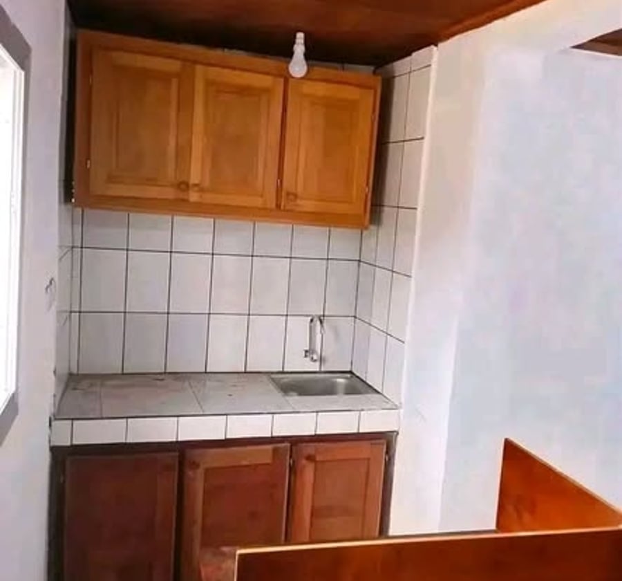 Chambre moderne à louer à Logbaba