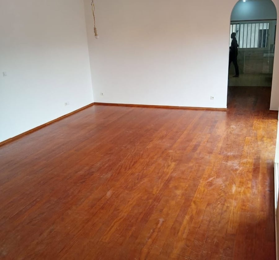 Duplex avec piscine 5 chambres - Bastos