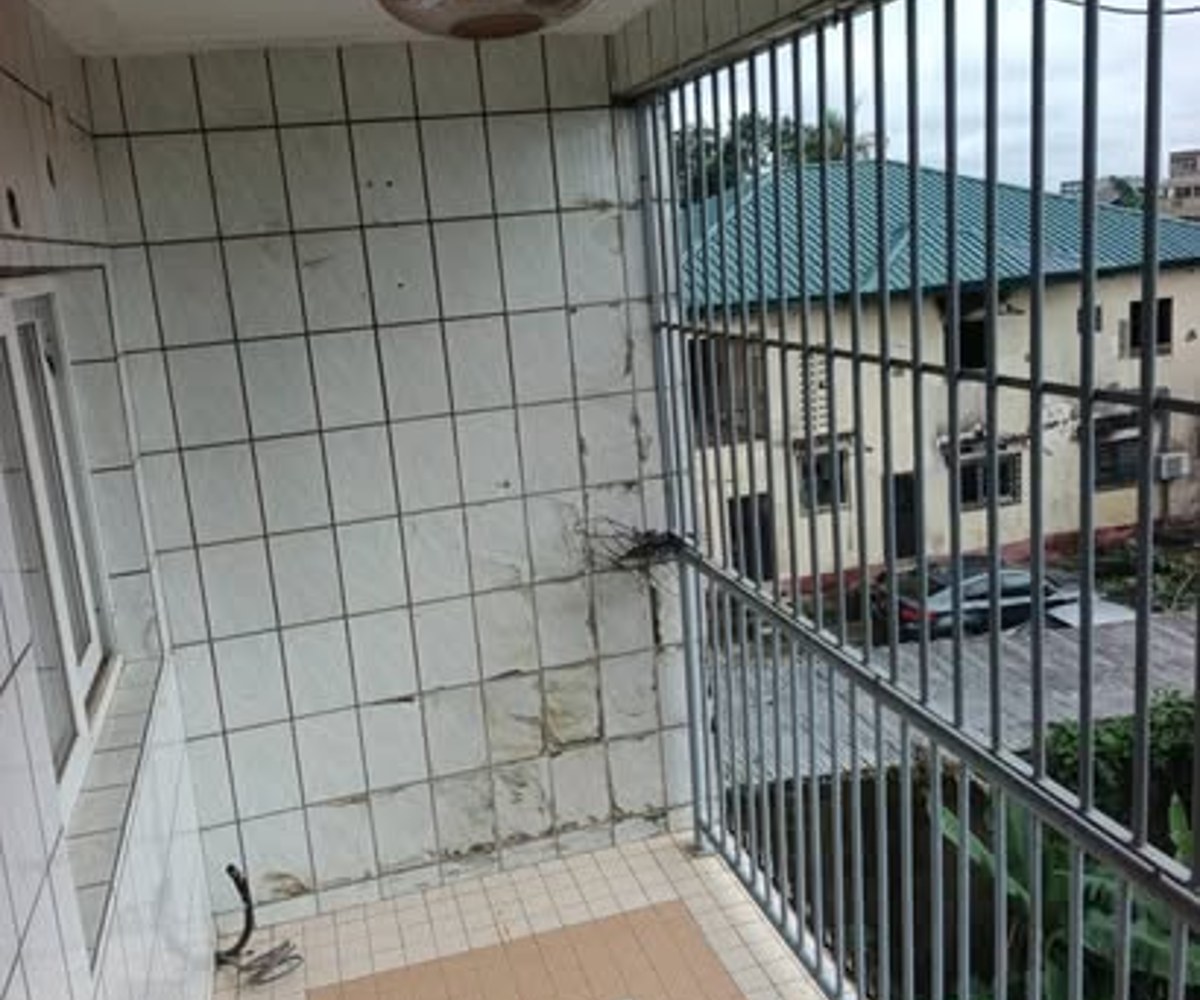Très grand appartement 2 chambres à Ndogbong