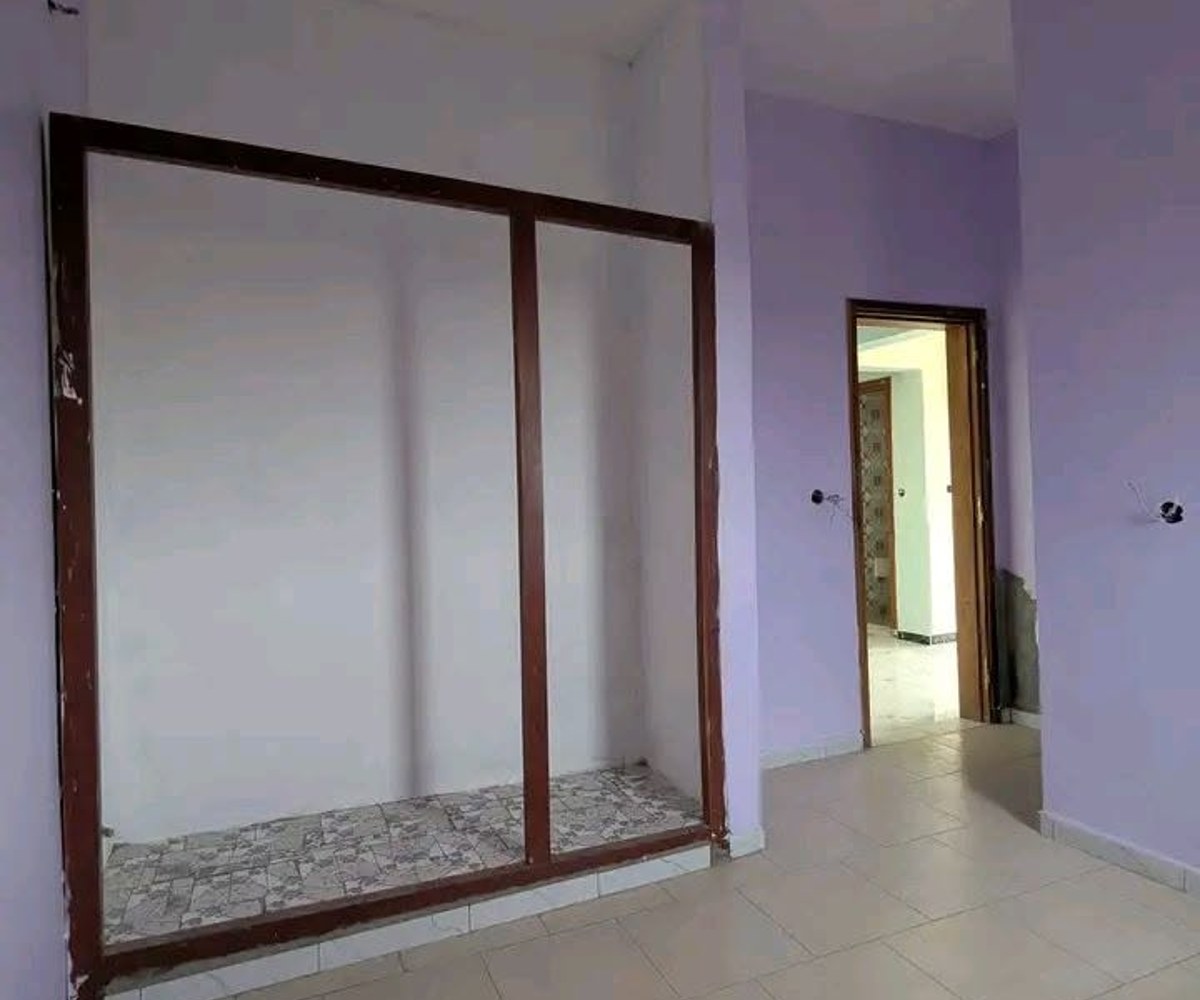 appartement moderne nouvellement construit à louer awae escalier 2 chambres, 3 douches, eau chaude, dans la barrière avec parking forage gar