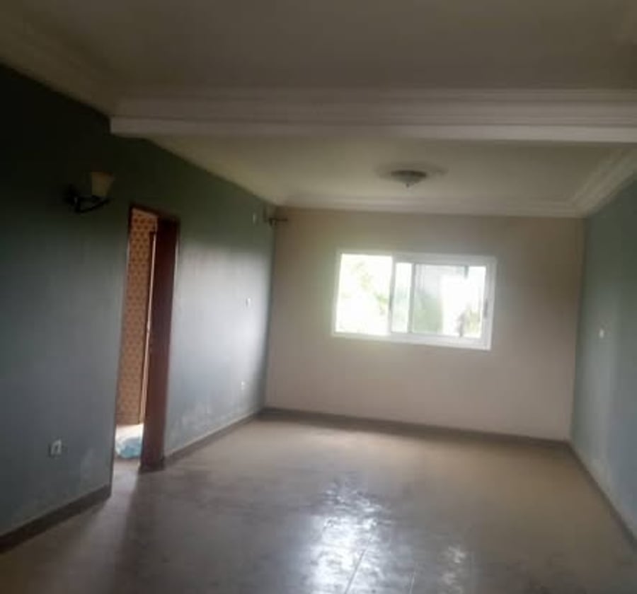 Appartement à louer à Yassa - 2 chambres, 90 000 XAF/mois
