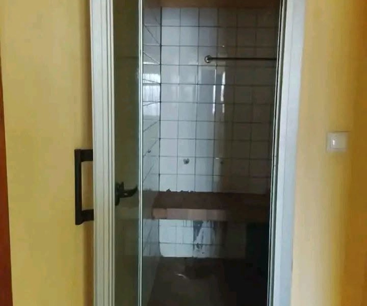 Emplacement commercial à louer à Yaoundé Ekounou