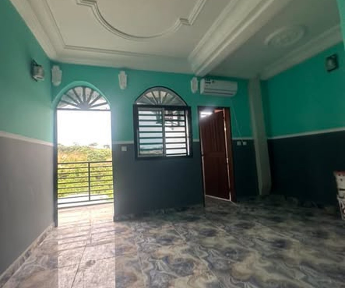 Studio moderne climatisé à PK12 Douala