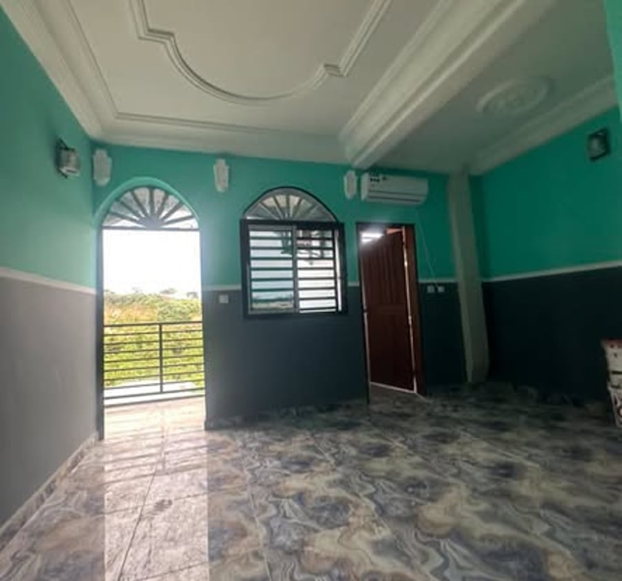 Studio moderne climatisé à PK12 Douala
