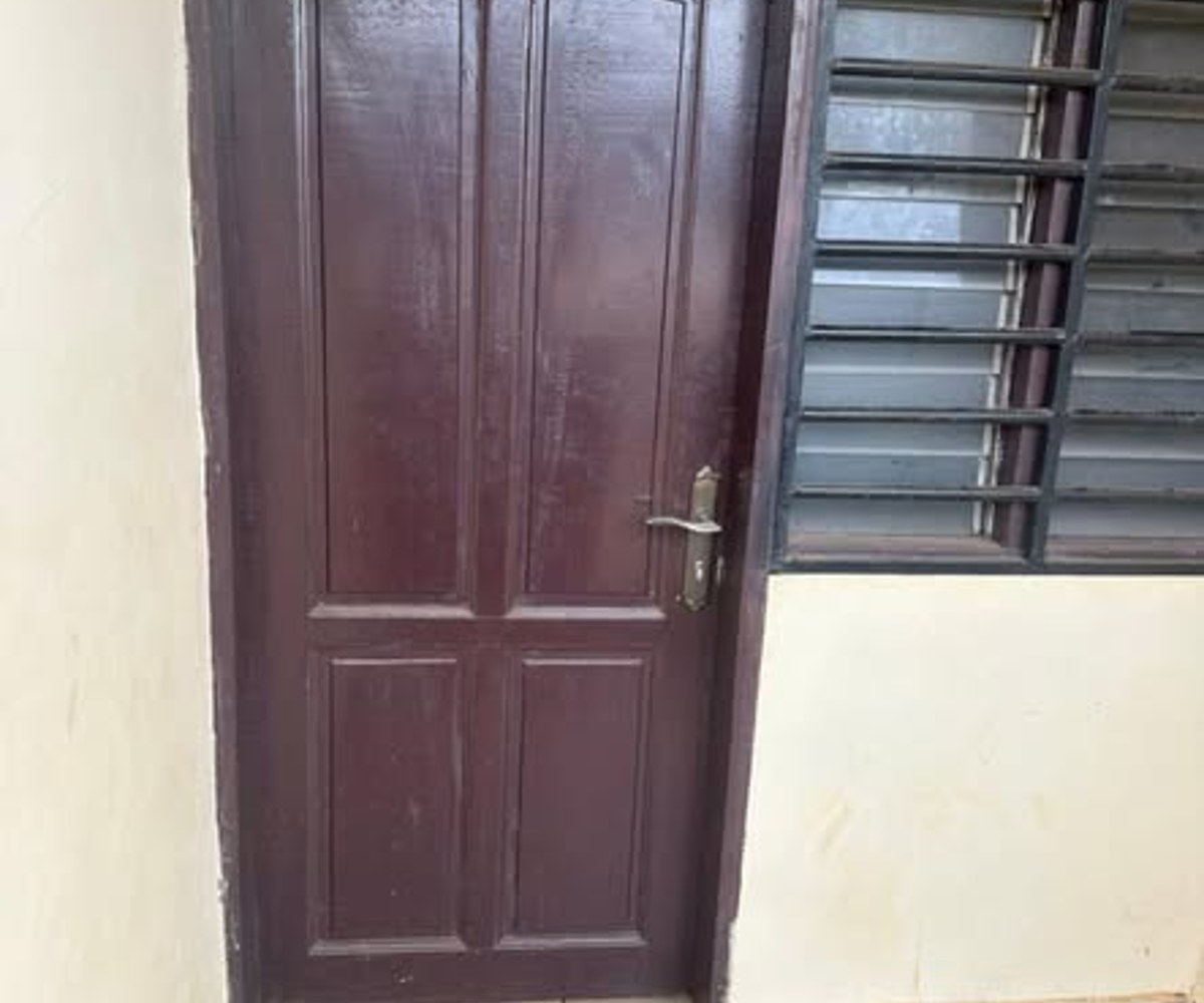 Studio moderne à louer à Obobogo