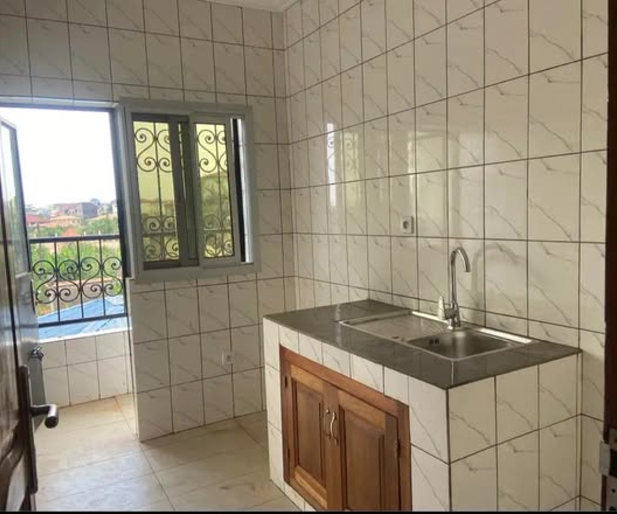 Studio moderne à louer à Mimboman