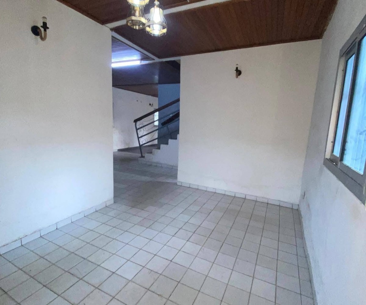 Duplex 5 chambres à louer Bonapriso