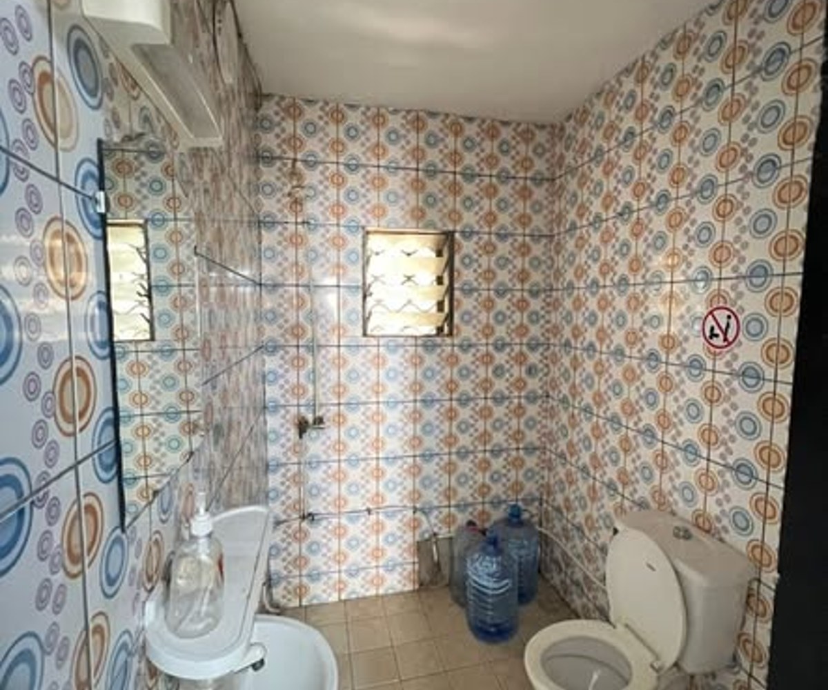 Studio à louer à Logpom, carrefour Bassong